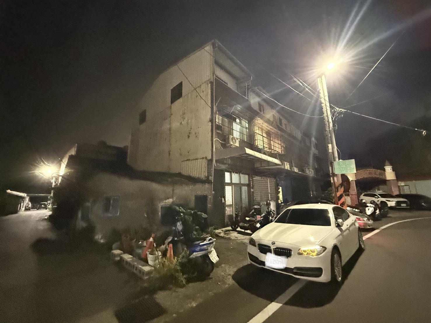 低總價燕巢國小旁臨路邊間正樓層透天