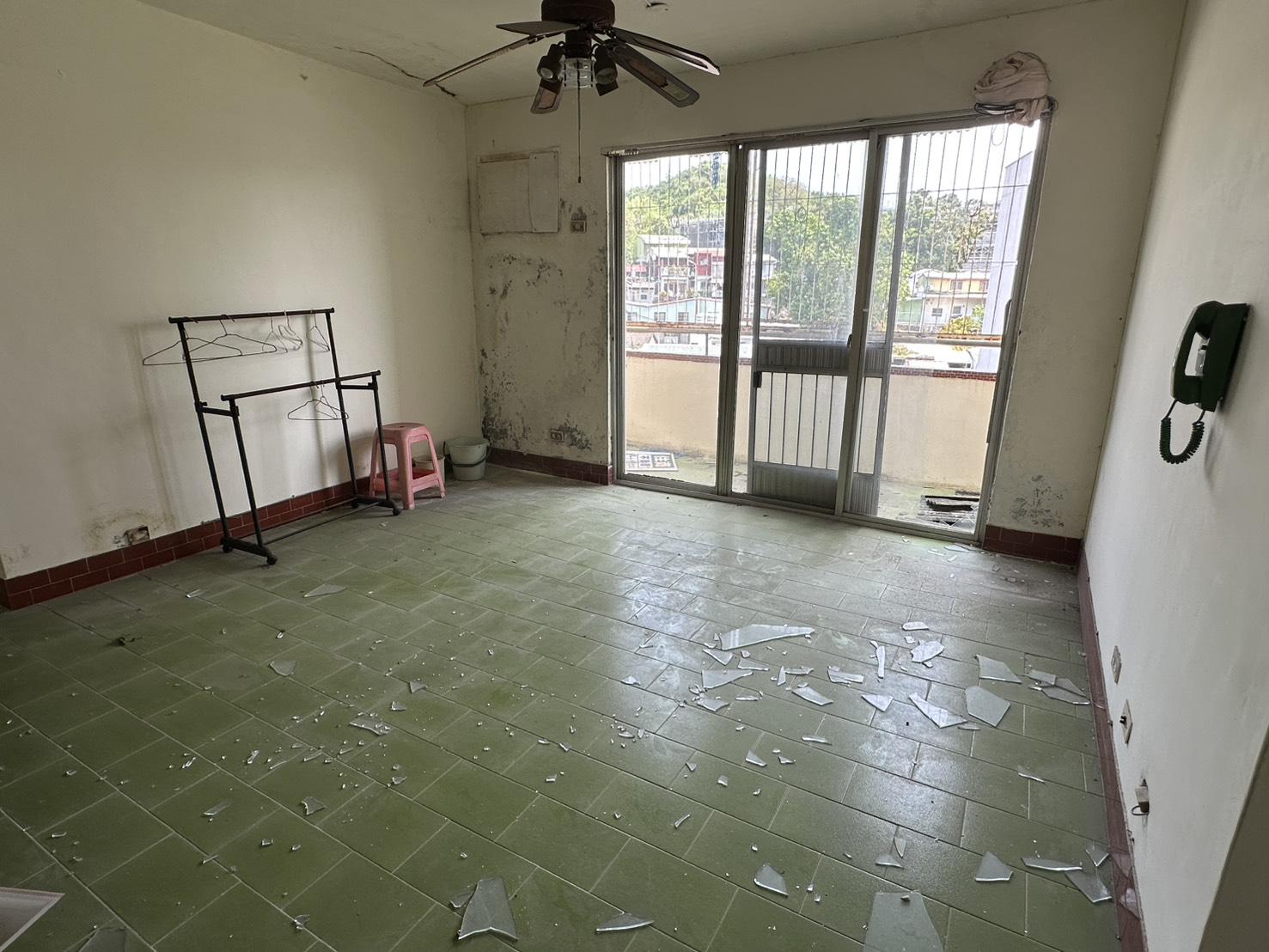 近文武聖殿輕軌站.駁二需大整理低總價投資公寓