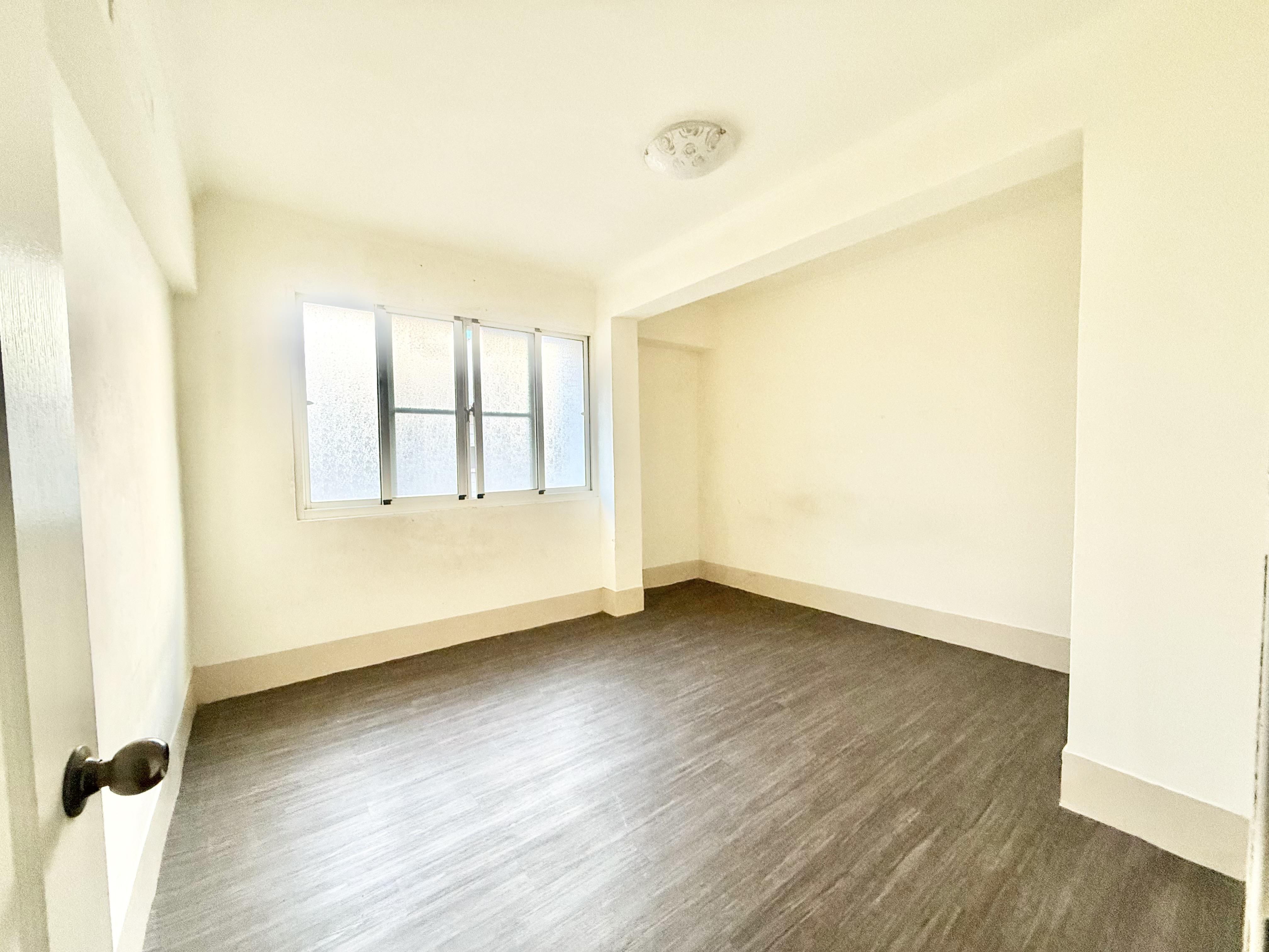 秒殺!前鎮高中捷運三房約700m屋美大陽台採光