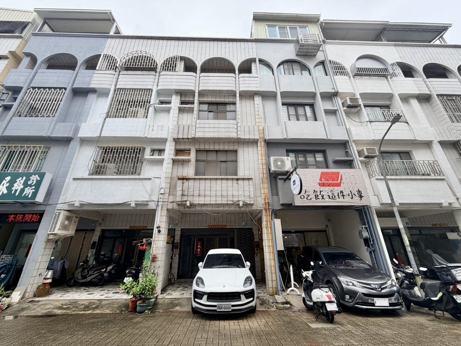南紡購物中心8米活巷騎樓停車透天店住
