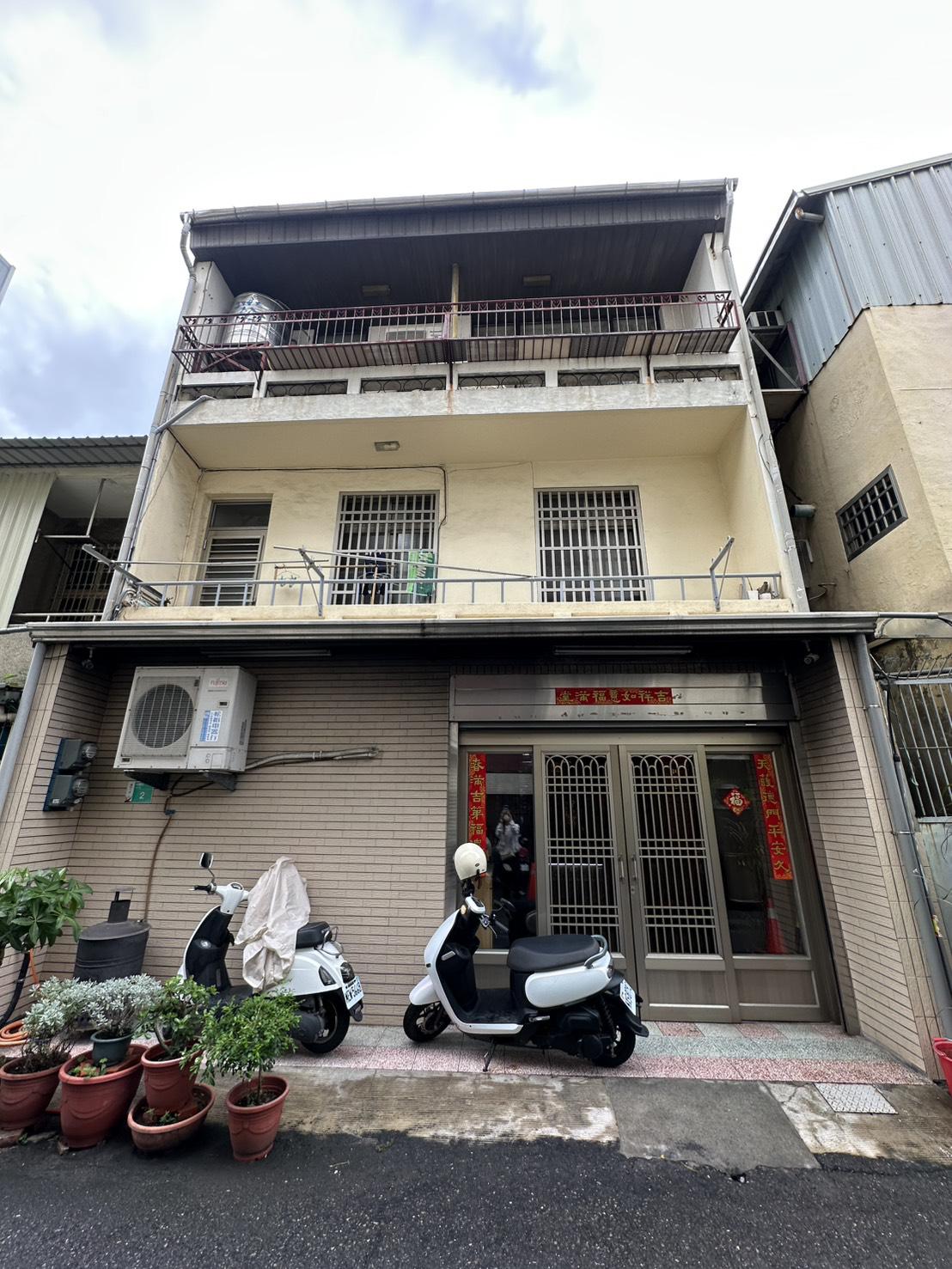 台南市中心東區面寬七米美透天
