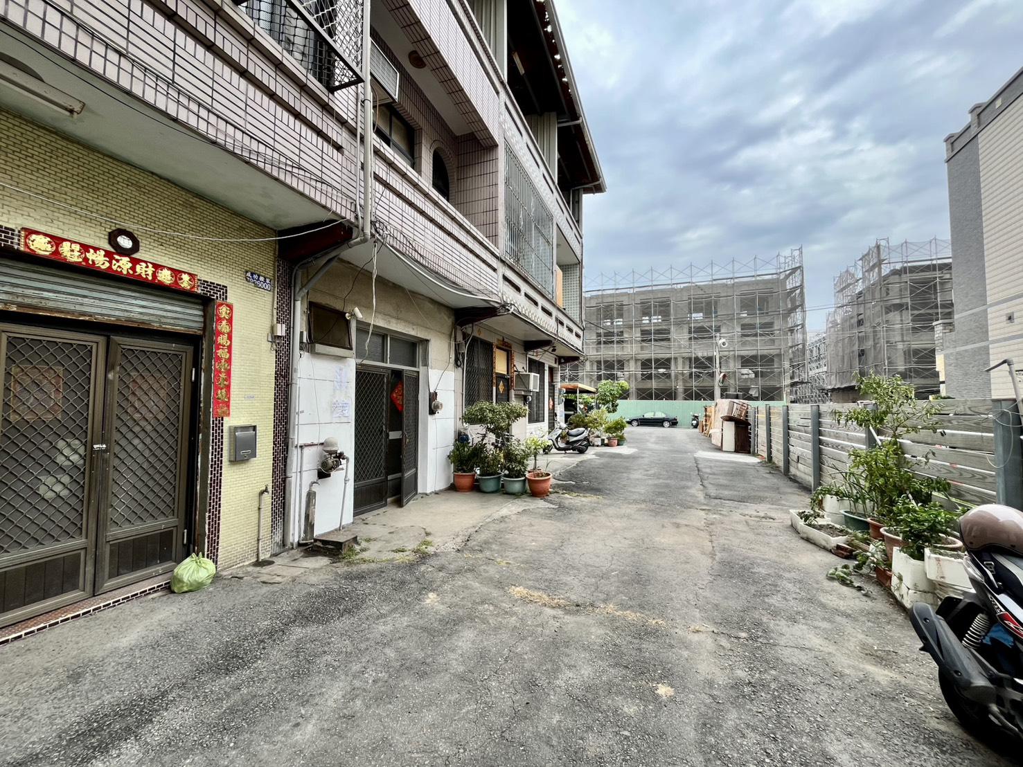 大寮翁公園大地坪無夾層前路後路可停車透天