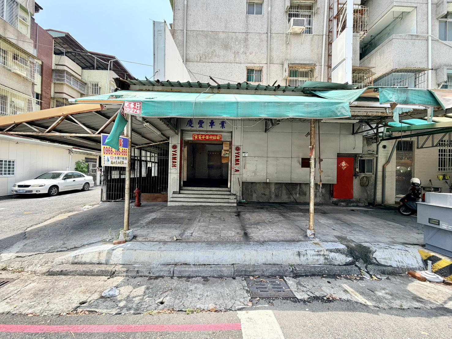 前鎮國中三角窗六米大面寬可停車公寓一樓超醒目店住