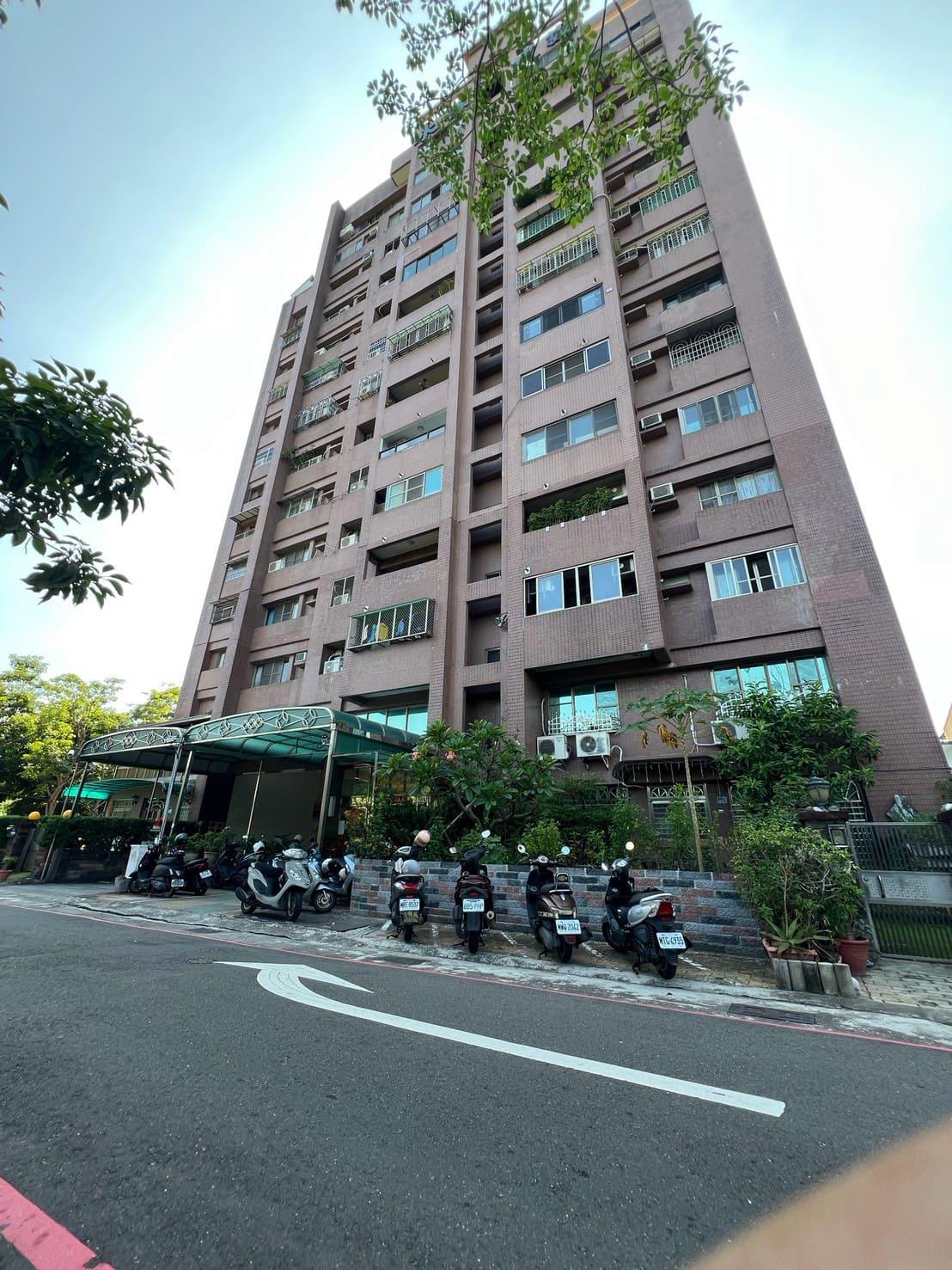 獅湖國小:高樓層採光&陽台進出 溫馨四房+車位